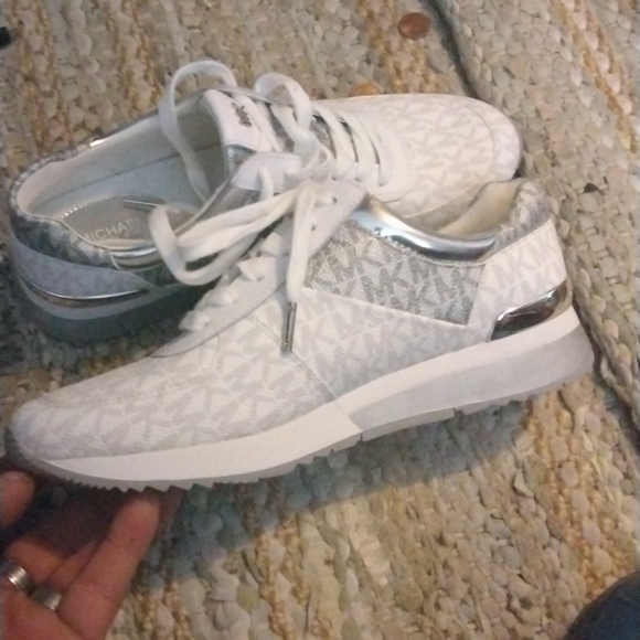 Michael Kors Casual Sneakers Women's Tennis Shoes - Picture 5 of 6